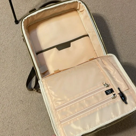 Montage Backpack - Picture 5 of 9